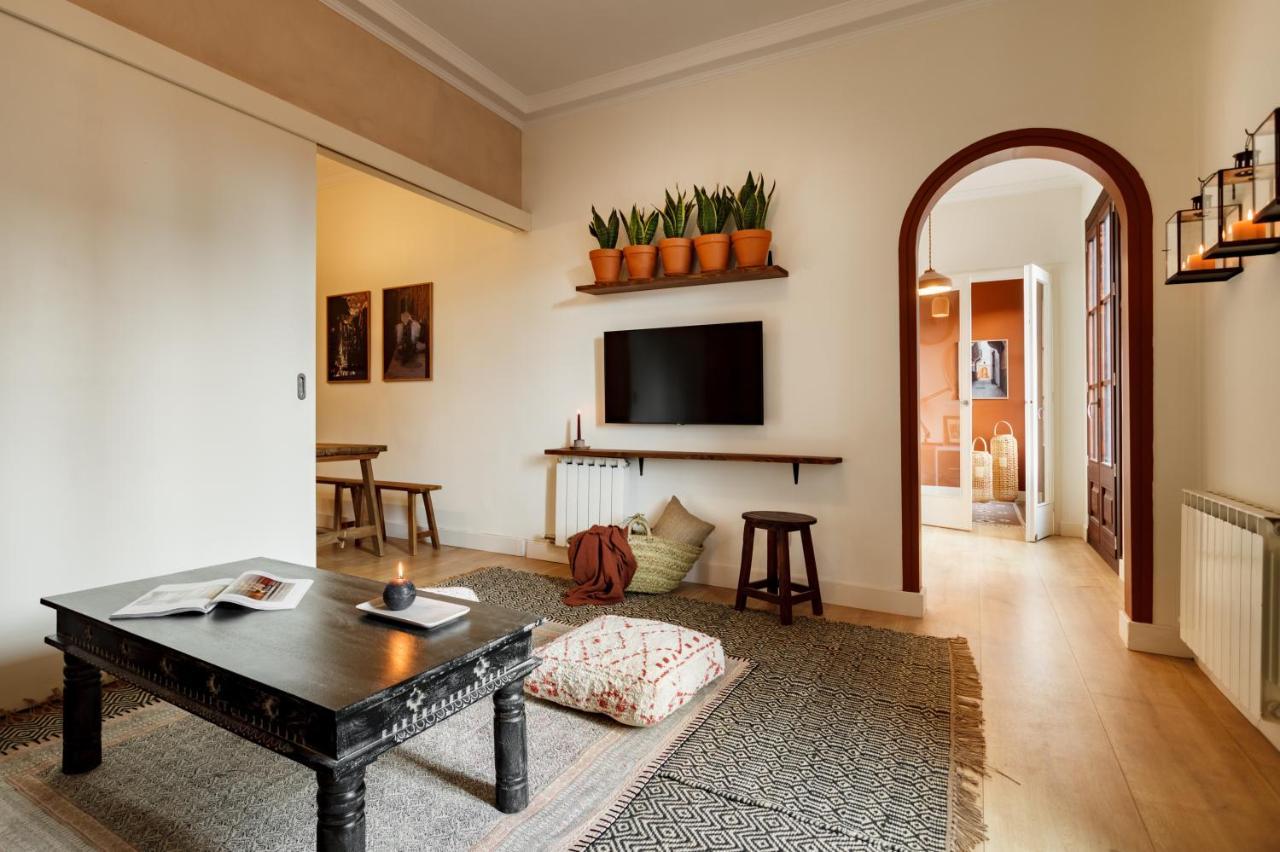 Hidalgo - Two Bedroom In Eixample Apartment